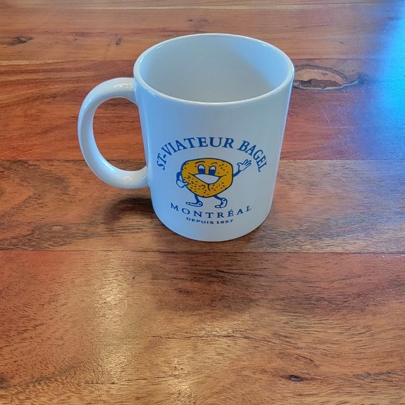 St Viateur key chain + St Viateur Bagel mug, Brand new with bag - Picture 4 of 8